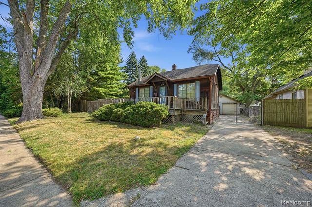 21946 Hayes Avenue, Eastpointe, MI 48021