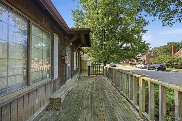 21946 Hayes Avenue, Eastpointe, MI 48021