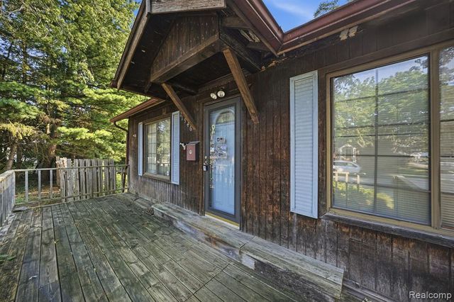 21946 Hayes Avenue, Eastpointe, MI 48021