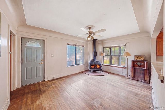 21946 Hayes Avenue, Eastpointe, MI 48021