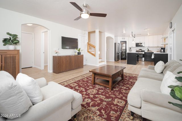 6014 W PUEBLO Avenue, Phoenix, AZ 85043