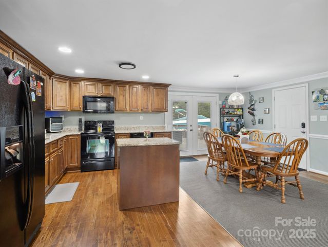 2200 Peninsula Avenue, Shelby, NC 28150