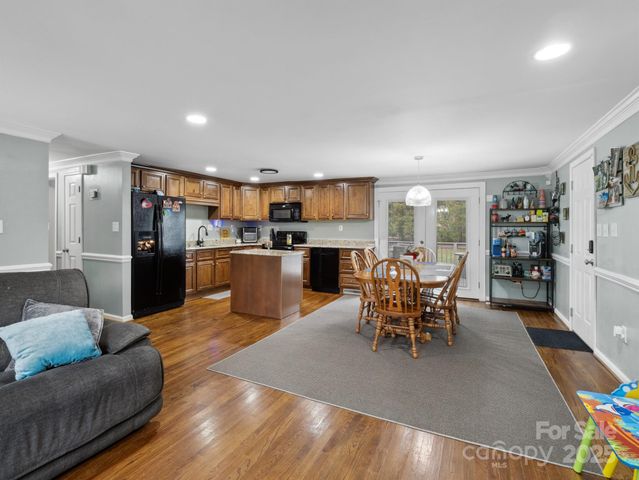 2200 Peninsula Avenue, Shelby, NC 28150