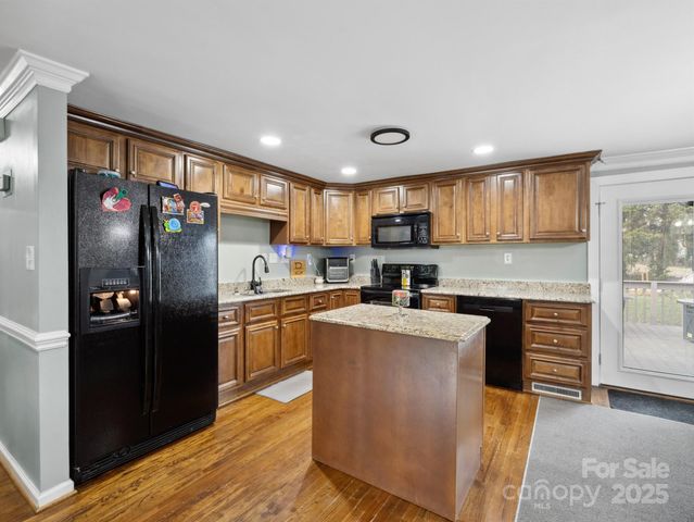 2200 Peninsula Avenue, Shelby, NC 28150