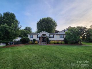 2200 Peninsula Avenue, Shelby, NC 28150