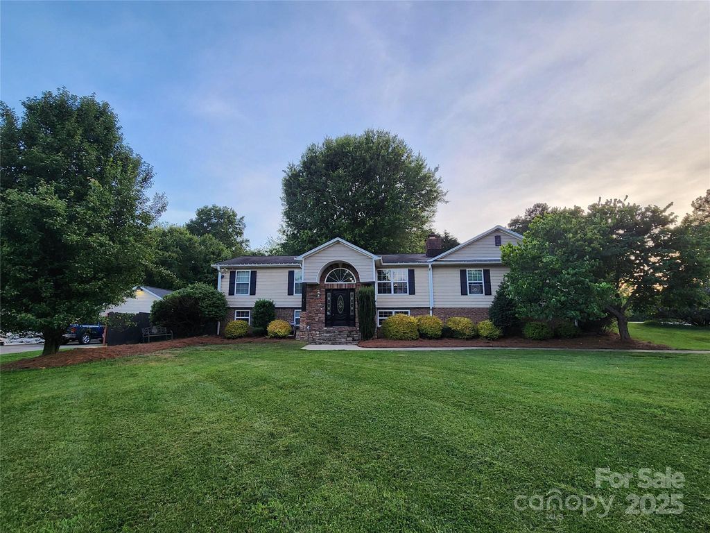 2200 Peninsula Avenue, Shelby, NC 28150