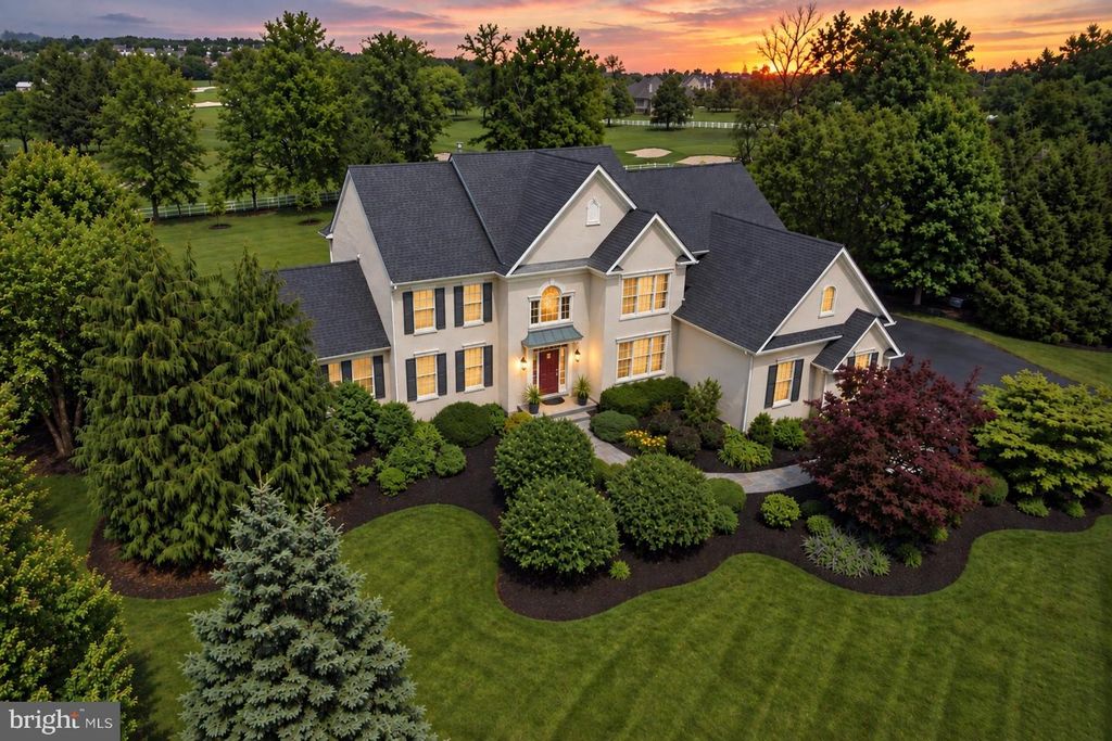 583 OAKMONT DR E, TELFORD, PA 18969 — exterior