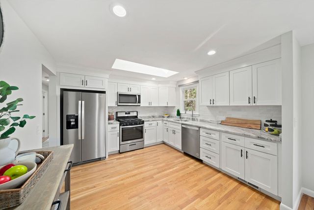 178 Morse St, Sharon, MA 02067