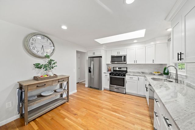 178 Morse St, Sharon, MA 02067