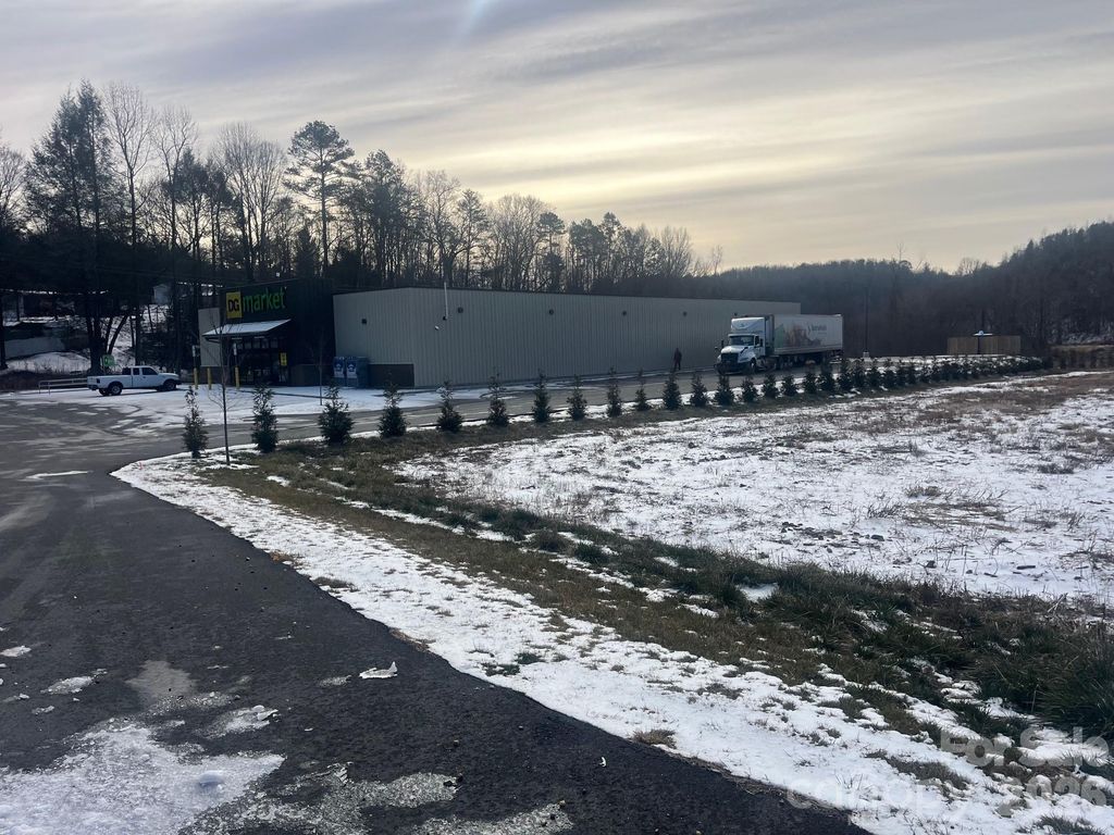 4450 US 70 Highway E, Marion, NC 28752