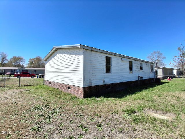 4725 Desert Ridge Road, Parkton, NC 28371