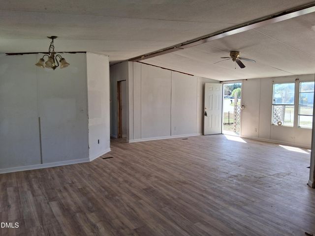 4725 Desert Ridge Road, Parkton, NC 28371