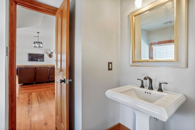 329 MILLER RD, Edinburg, VA 22824