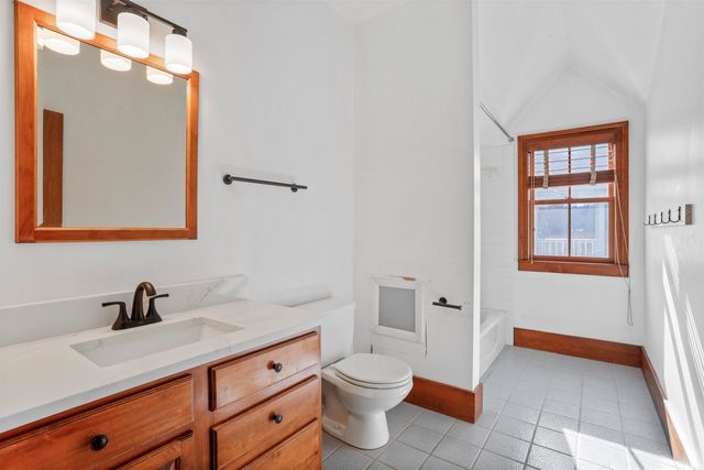 329 MILLER RD, Edinburg, VA 22824