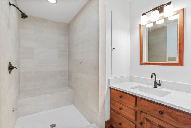 329 MILLER RD, Edinburg, VA 22824