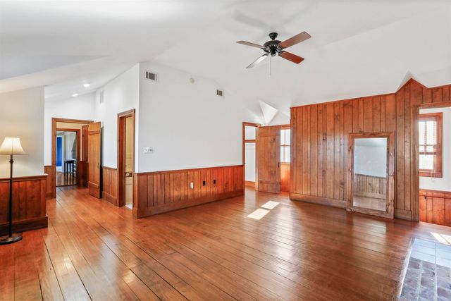 329 MILLER RD, Edinburg, VA 22824