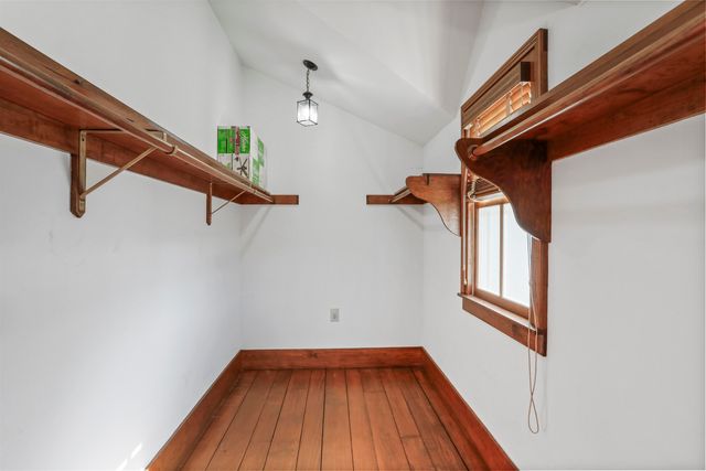 329 MILLER RD, Edinburg, VA 22824
