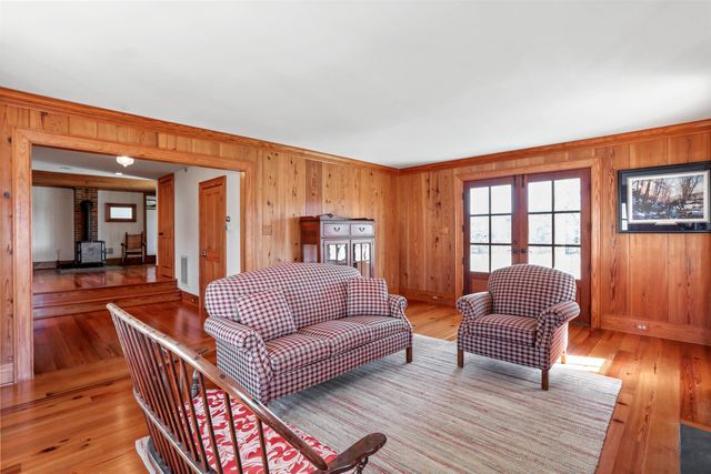 329 MILLER RD, Edinburg, VA 22824