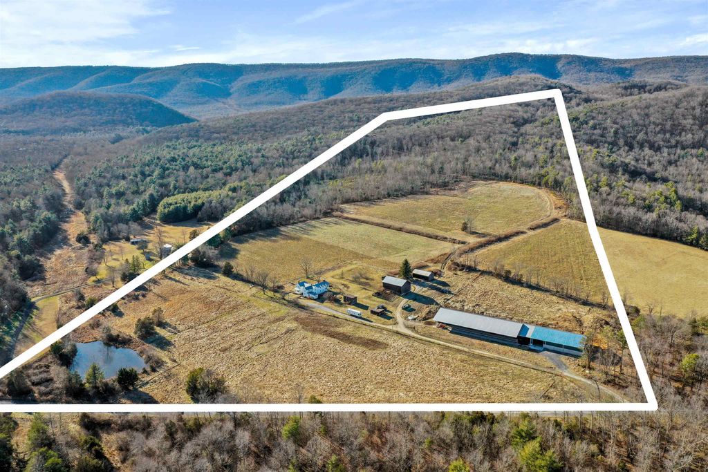 329 MILLER RD, Edinburg, VA 22824
