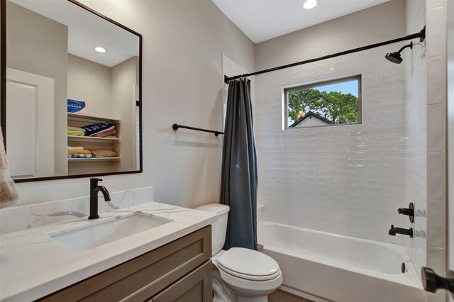 3704 Creekmont Green Lane, Houston, TX 77091