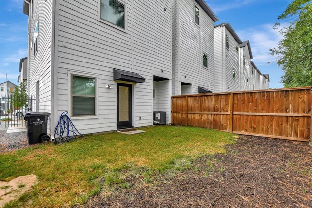 3704 Creekmont Green Lane, Houston, TX 77091