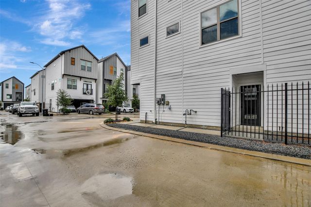 3704 Creekmont Green Lane, Houston, TX 77091