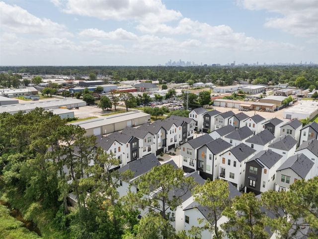 3704 Creekmont Green Lane, Houston, TX 77091