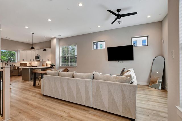 3704 Creekmont Green Lane, Houston, TX 77091