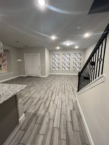 2820 Long Slope Road, Arlington, TX 76001