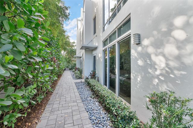 3266 NE 15th Street, Pompano Beach, FL 33062