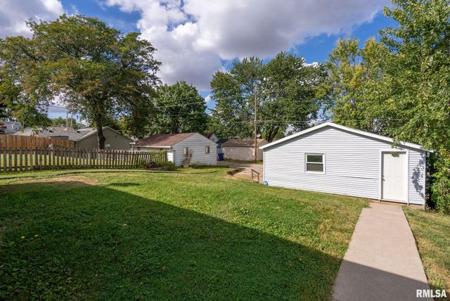 1636 W COLUMBIA Avenue, Davenport, IA 52804
