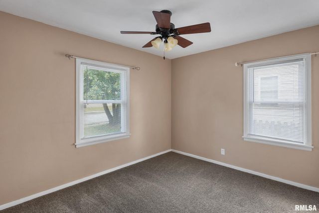 1636 W COLUMBIA Avenue, Davenport, IA 52804