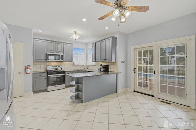 1316 Sassafras Lane, Monroe, NJ 08094