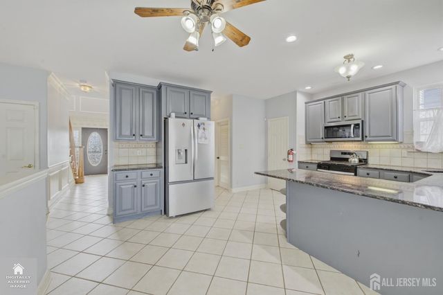 1316 Sassafras Lane, Monroe, NJ 08094