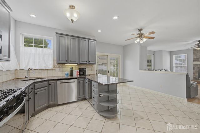 1316 Sassafras Lane, Monroe, NJ 08094