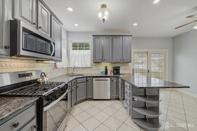 1316 Sassafras Lane, Monroe, NJ 08094