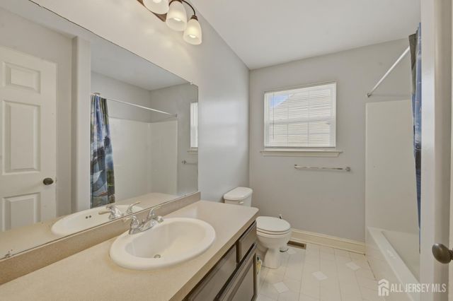 1316 Sassafras Lane, Monroe, NJ 08094