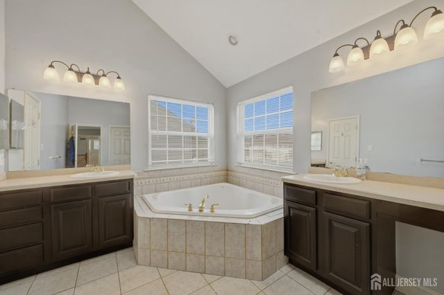 1316 Sassafras Lane, Monroe, NJ 08094