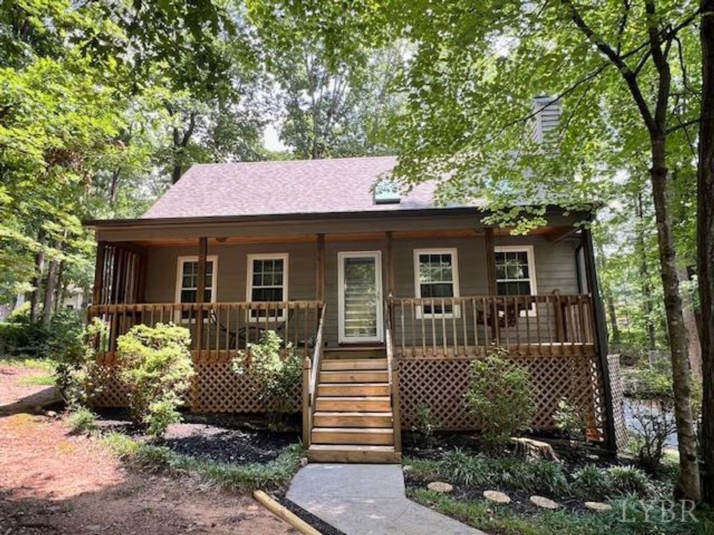 103 Capital Ln., Forest, VA 24551