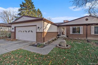 2469 Golden Shores Drive, Fenton, MI 48430