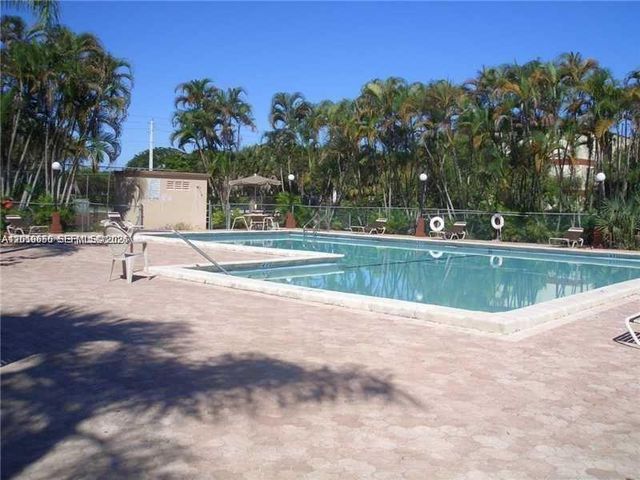 10835 SW 112th Ave 218, Miami, FL 33176