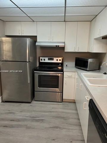 10835 SW 112th Ave 218, Miami, FL 33176