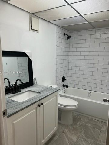 10835 SW 112th Ave 218, Miami, FL 33176