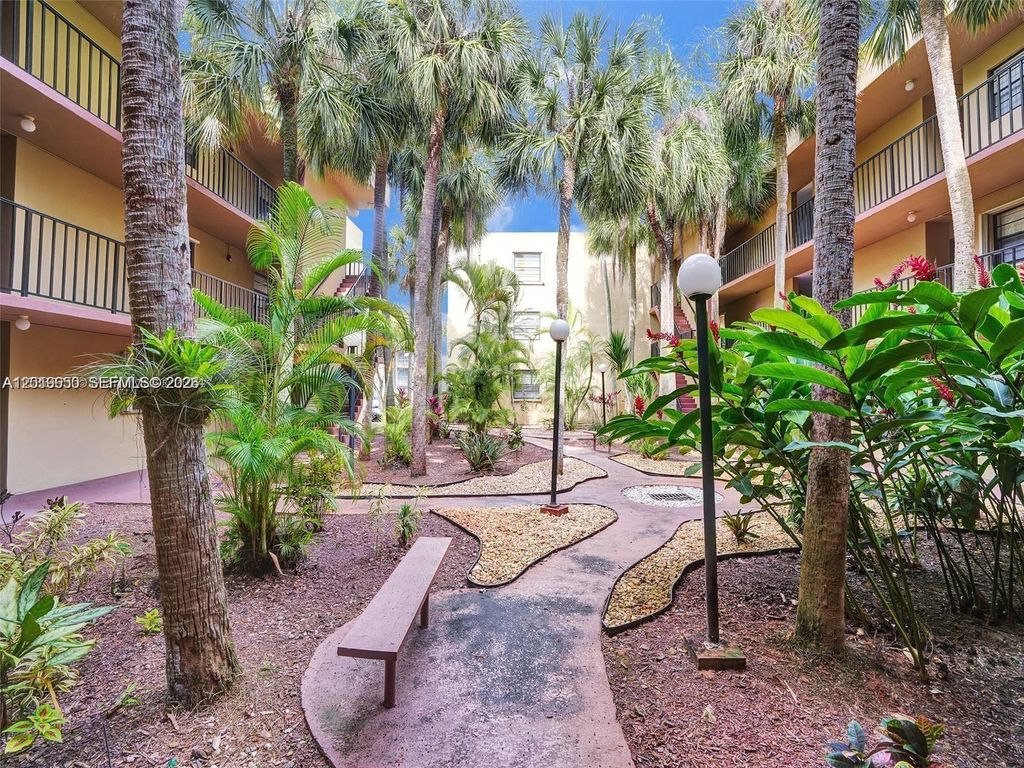 10835 SW 112th Ave 218, Miami, FL 33176