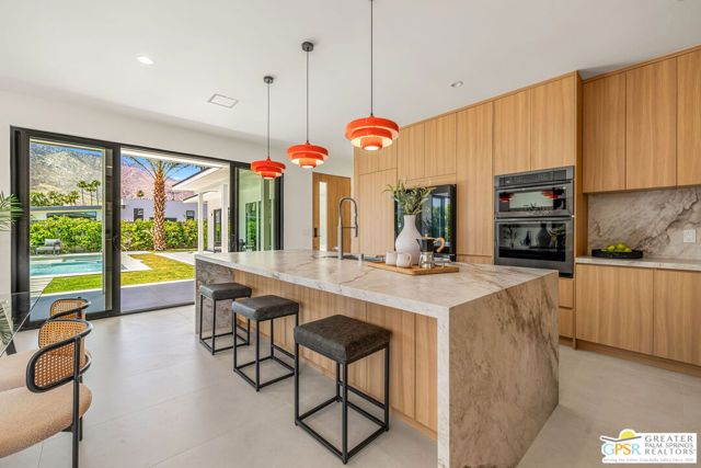 2020 E Amado Road, Palm Springs, CA 92262