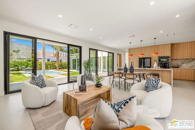 2020 E Amado Road, Palm Springs, CA 92262