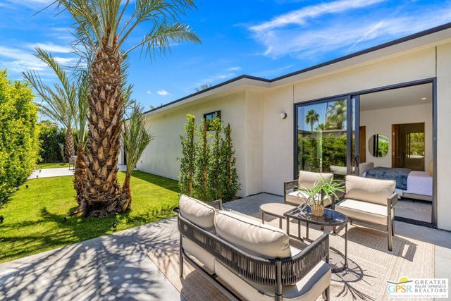2020 E Amado Road, Palm Springs, CA 92262