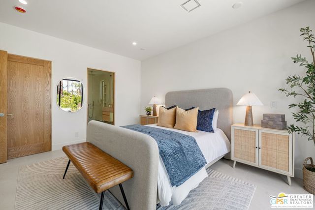 2020 E Amado Road, Palm Springs, CA 92262
