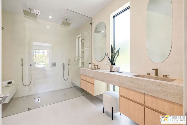 2020 E Amado Road, Palm Springs, CA 92262