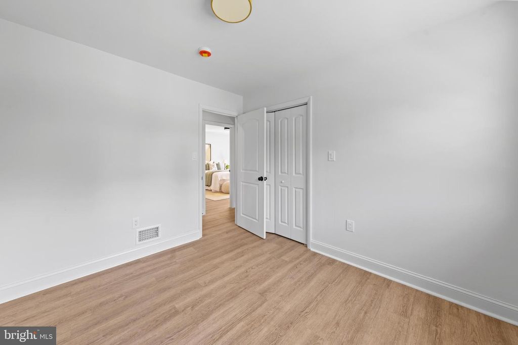 Image 12 of property listing at 306 HEYSE CT, Fort Washington, MD 20744